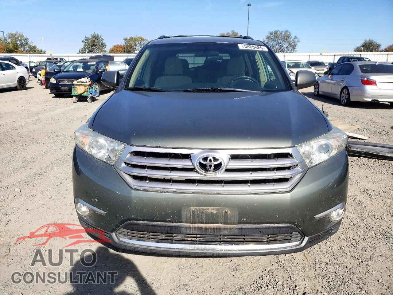 TOYOTA HIGHLANDER 2013 - 5TDBK3EH8DS184996