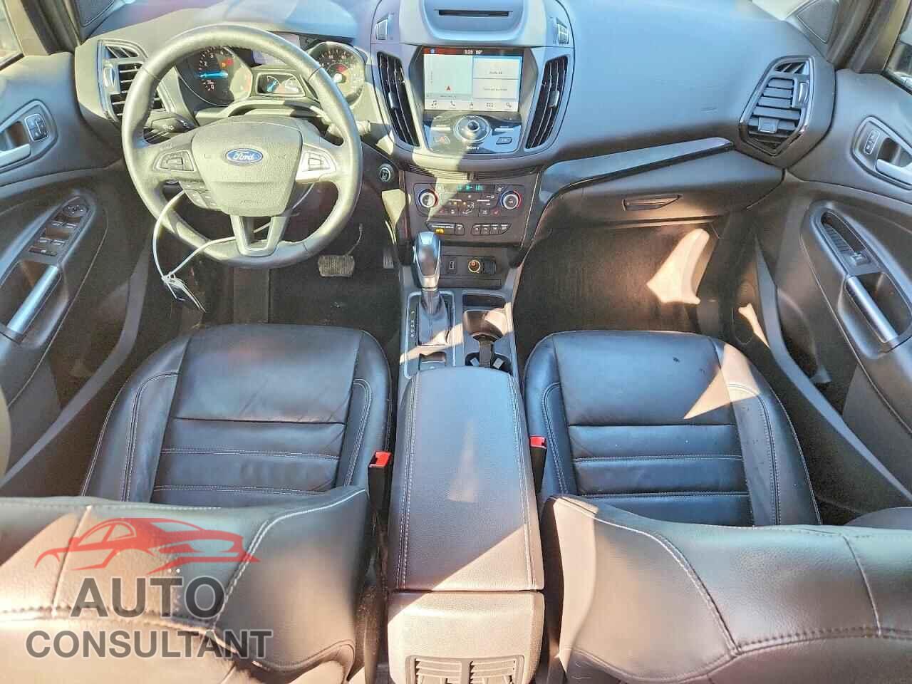 FORD ESCAPE 2018 - 1FMCU9J94JUC05720