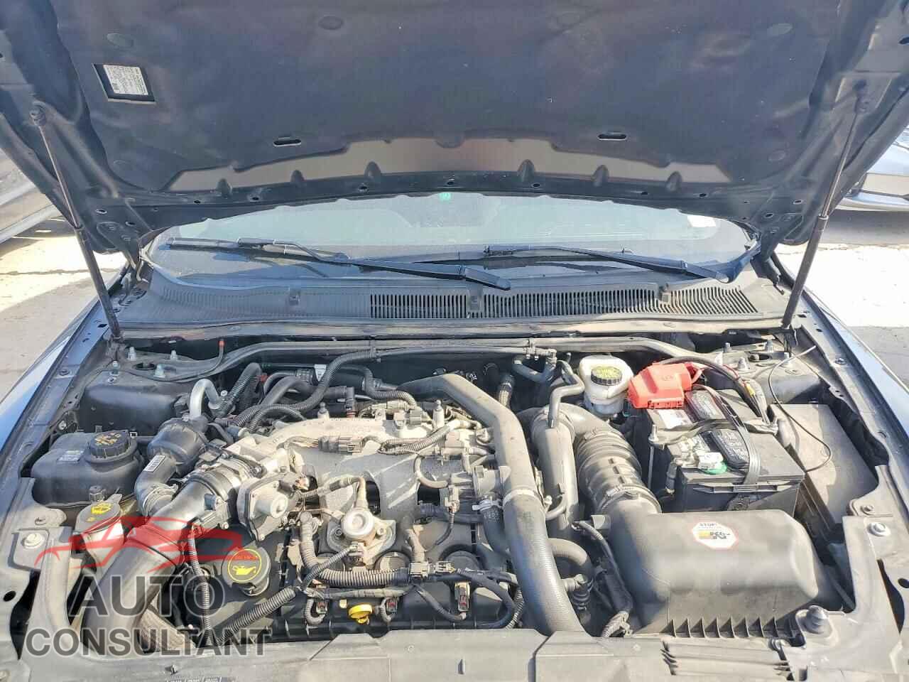 FORD TAURUS 2018 - 1FAHP2KT0JG136421