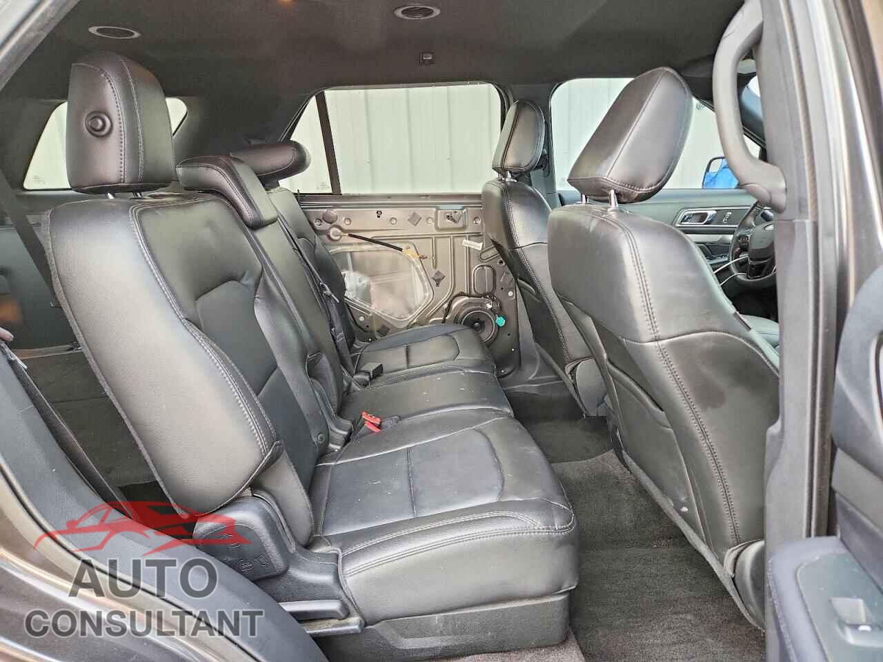 FORD EXPLORER 2018 - 1FM5K7D8XJGB84540