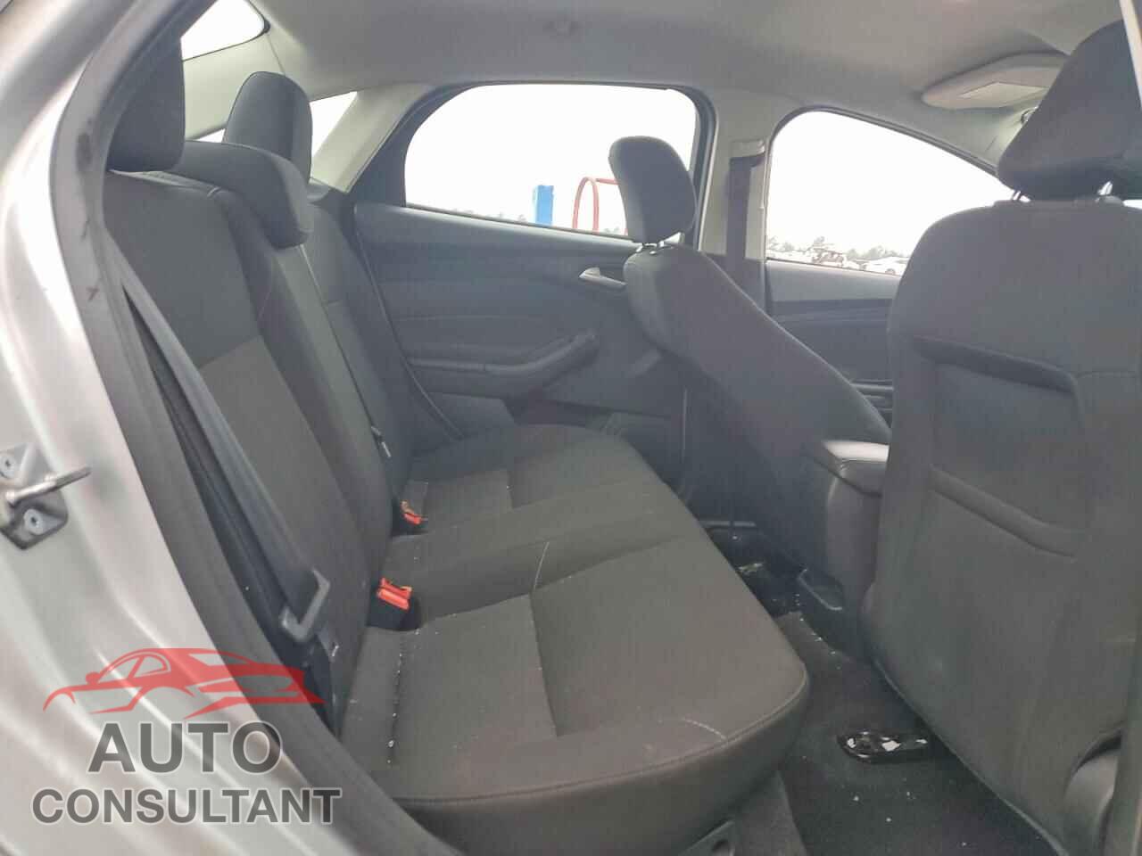 FORD FOCUS 2017 - 1FADP3F20HL328364