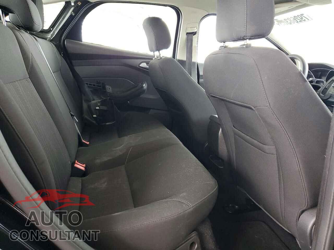 FORD FOCUS 2016 - 1FADP3F25GL365554