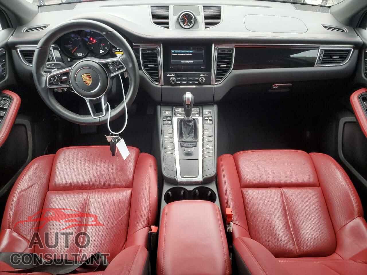 PORSCHE MACAN 2018 - WP1AA2A58JLB00174