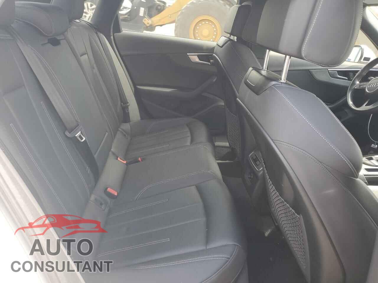 AUDI A4 2021 - WAUDAAF44MN005996