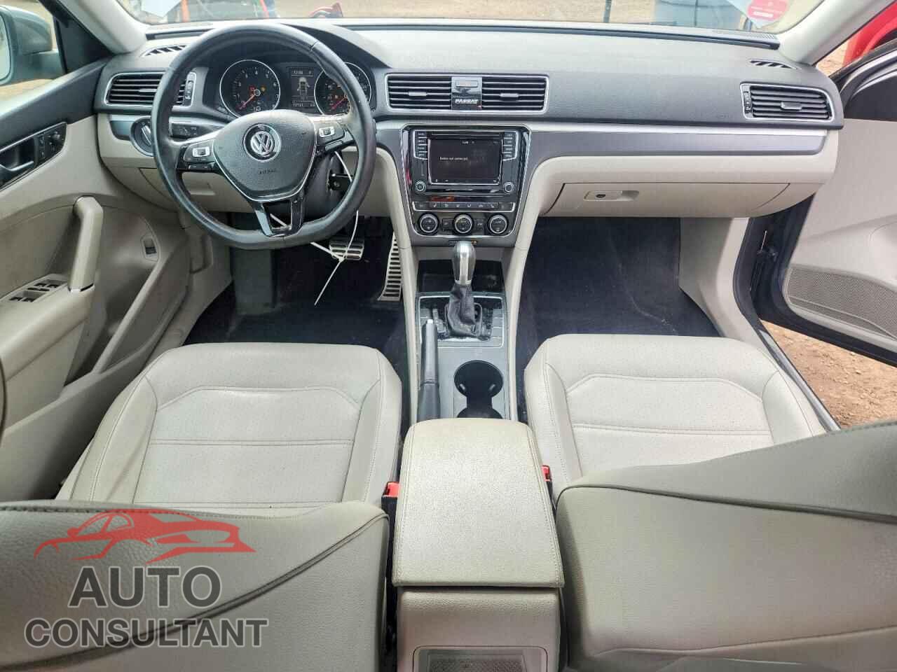VOLKSWAGEN PASSAT 2018 - 1VWAA7A35JC045676