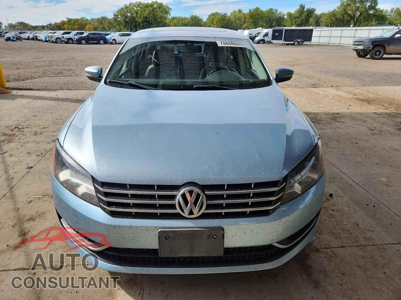 VOLKSWAGEN PASSAT 2013 - 1VWBN7A35DC108417