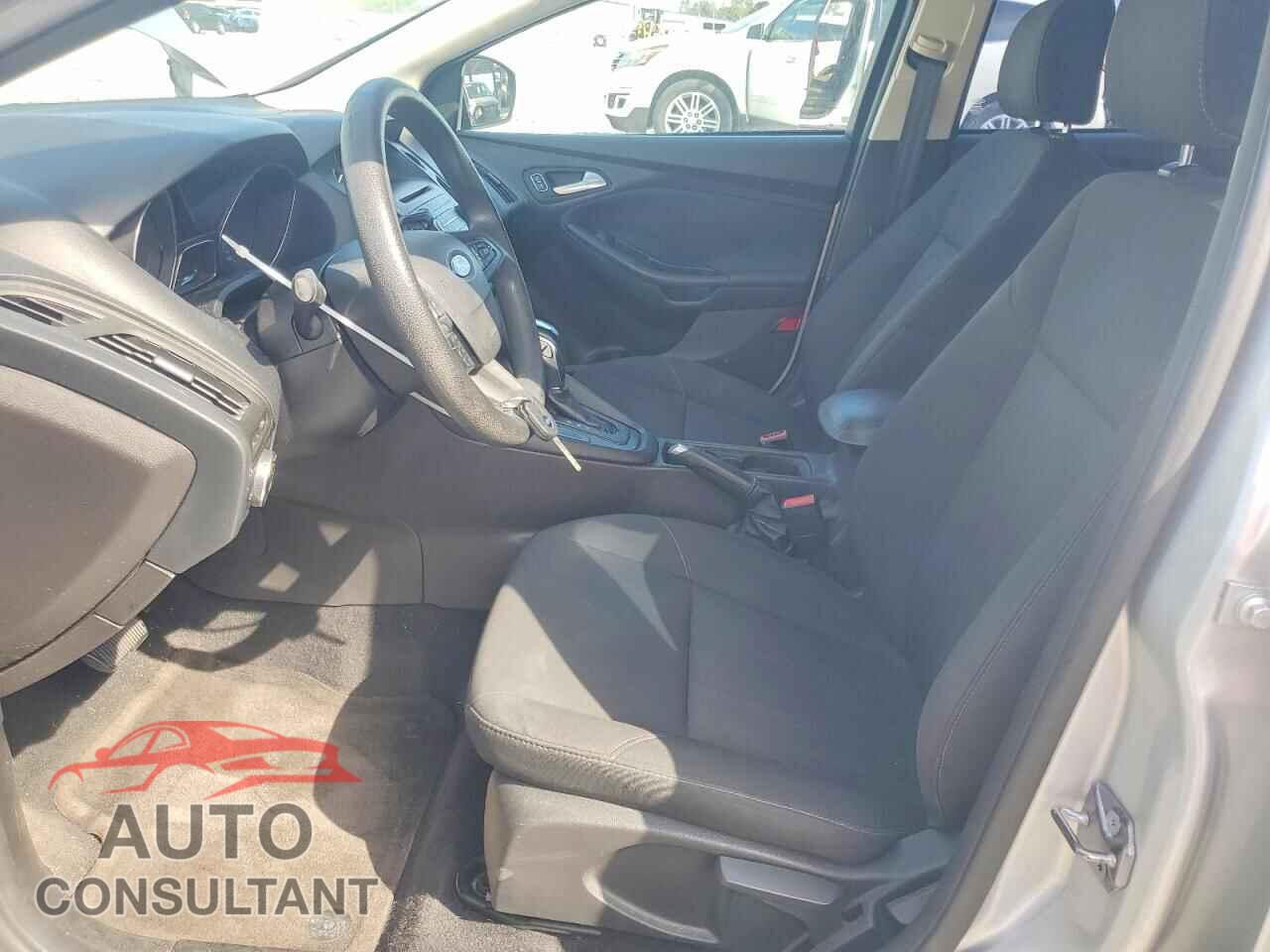 FORD FOCUS 2015 - 1FADP3F26FL252873