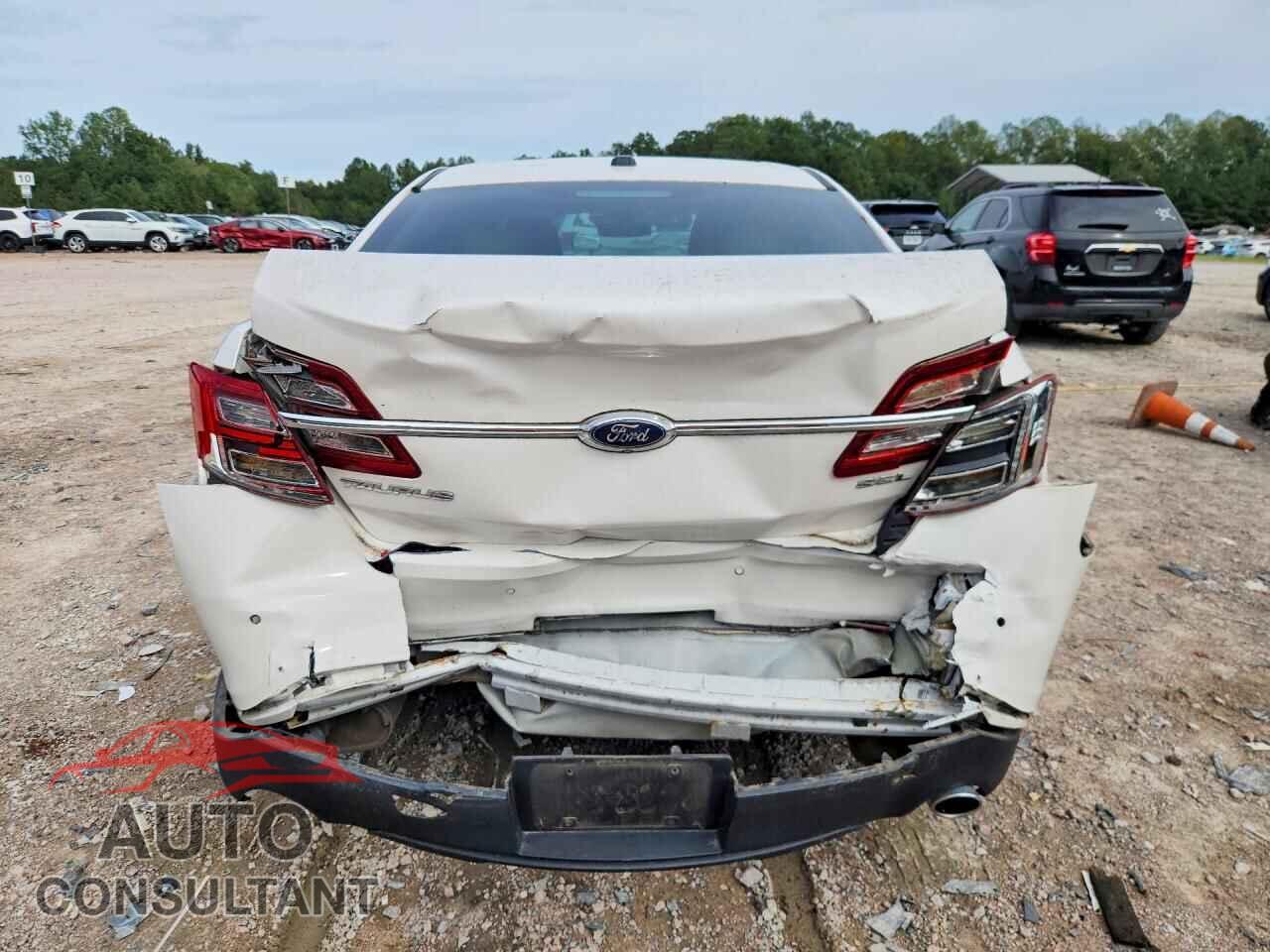 FORD TAURUS 2017 - 1FAHP2E89HG146172