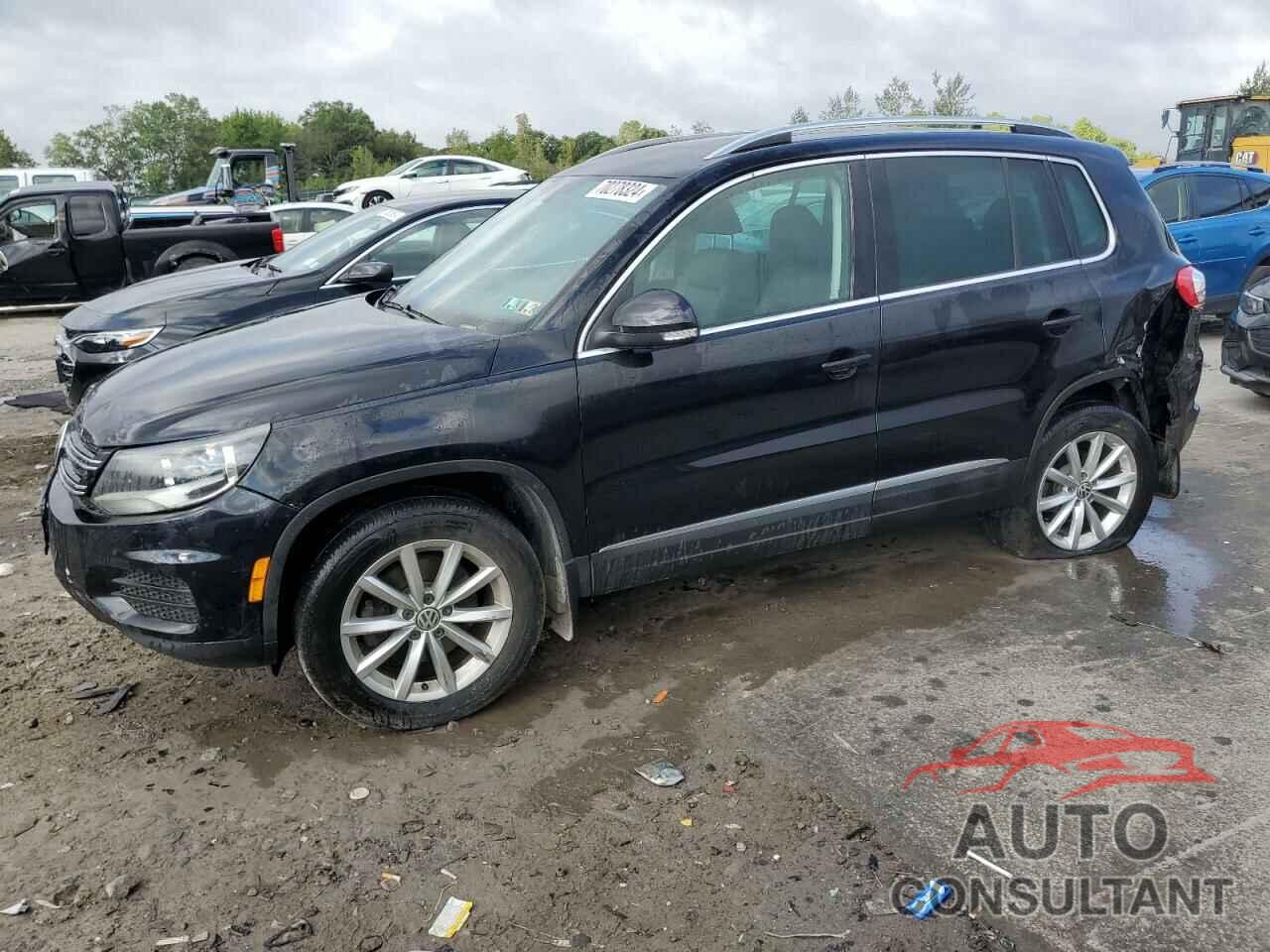 VOLKSWAGEN TIGUAN 2017 - WVGSV7AX3HK018051