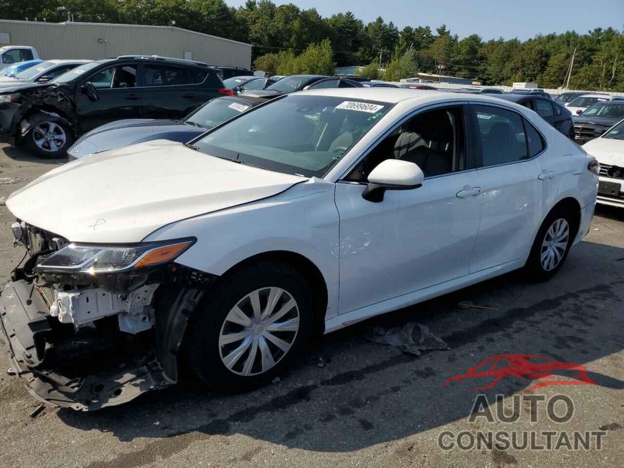 TOYOTA CAMRY 2018 - 4T1B11HK0JU088183