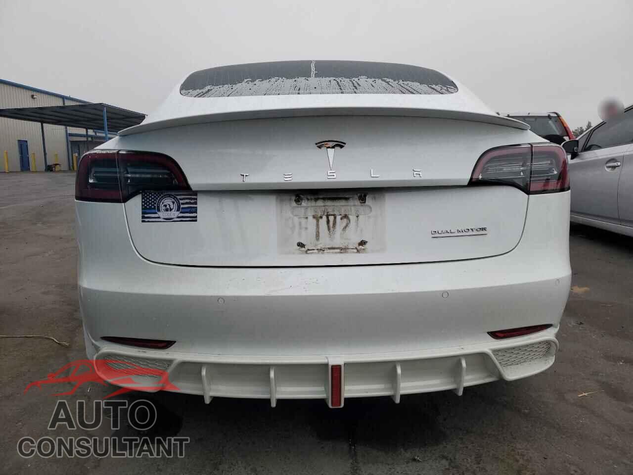 TESLA MODEL 3 2018 - 5YJ3E1EA6JF051012
