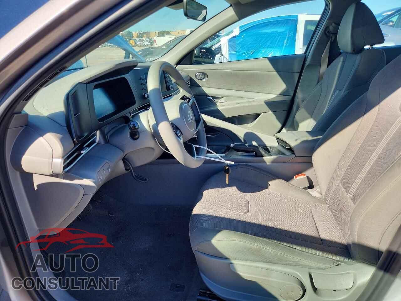 HYUNDAI ELANTRA 2025 - KMHLL4DG4SU015689