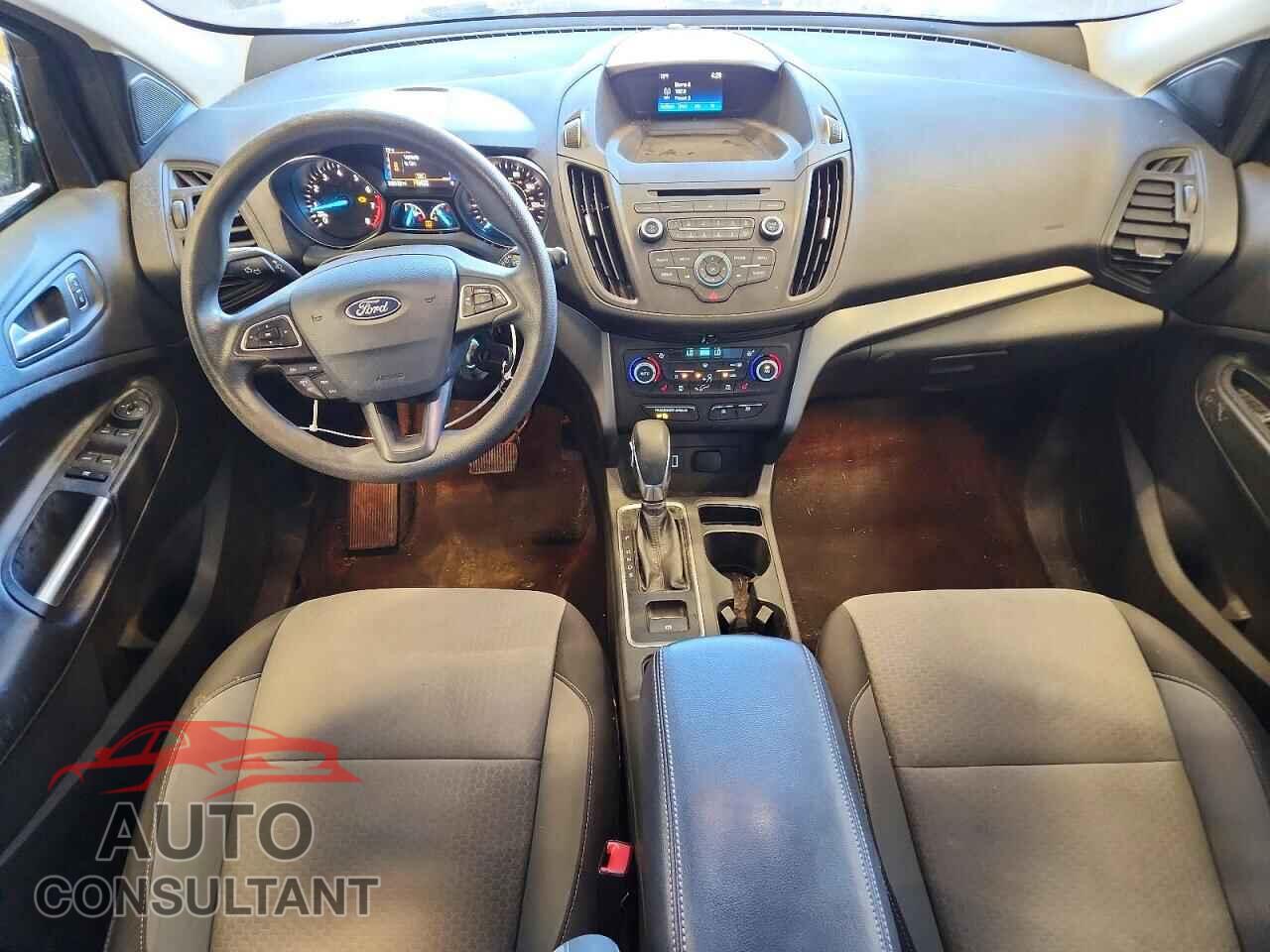 FORD ESCAPE 2018 - 1FMCU0GD6JUD52323