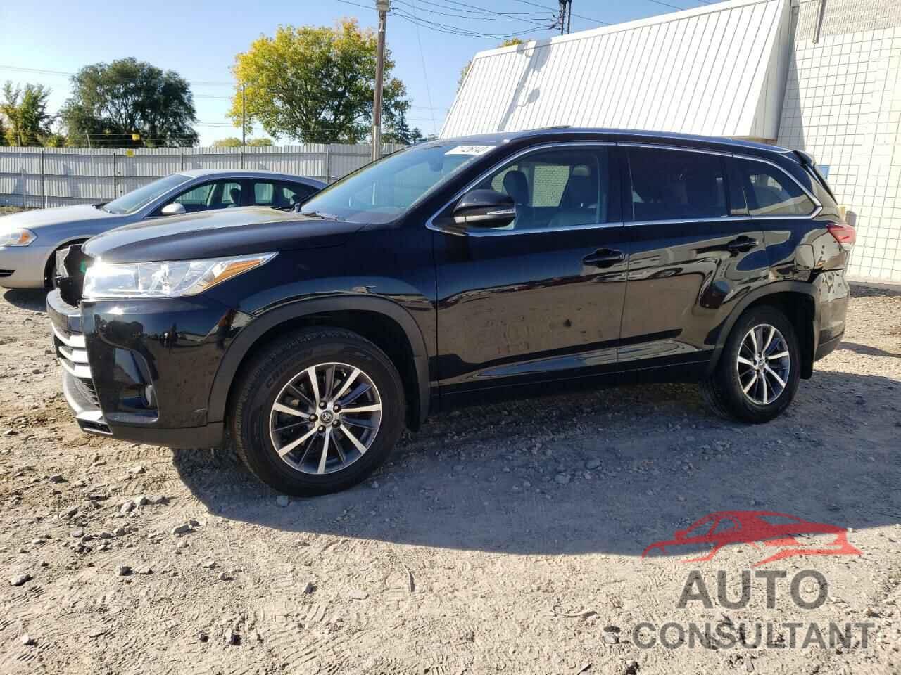 TOYOTA HIGHLANDER 2018 - 5TDJZRFH7JS881130