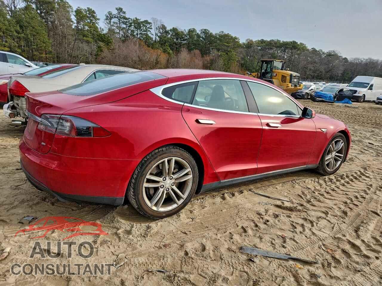 TESLA MODEL S 2013 - 5YJSA1CN4DFP08388