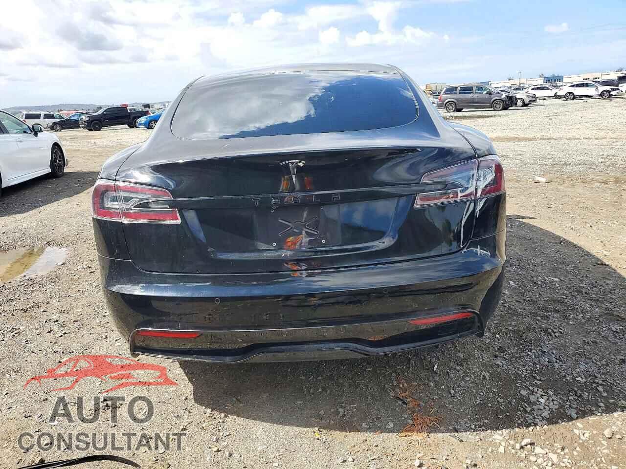 TESLA MODEL S 2021 - 5YJSA1E58MF439812