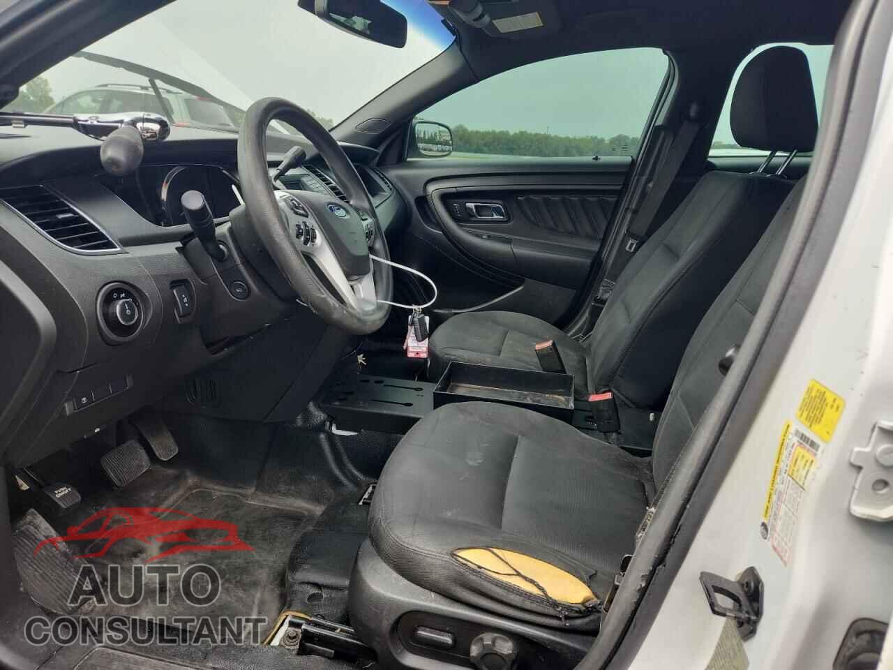 FORD TAURUS 2018 - 1FAHP2L81JG141525
