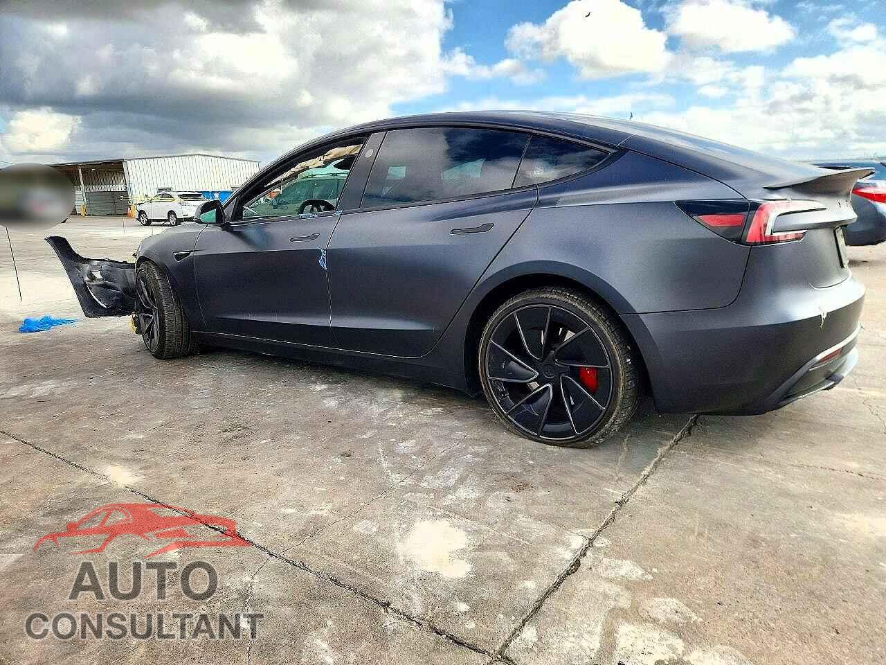 TESLA MODEL 3 2024 - 5YJ3E1ETXRF889945