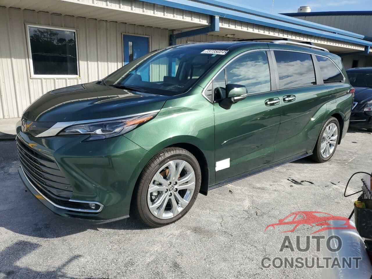 TOYOTA SIENNA 2024 - 5TDERKEC2RS196284