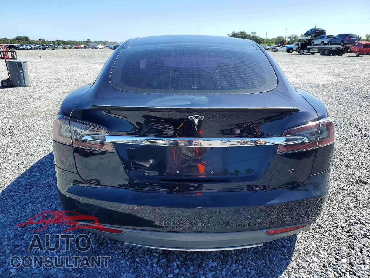 TESLA MODEL S 2013 - 5YJSA1DP2DFP17042