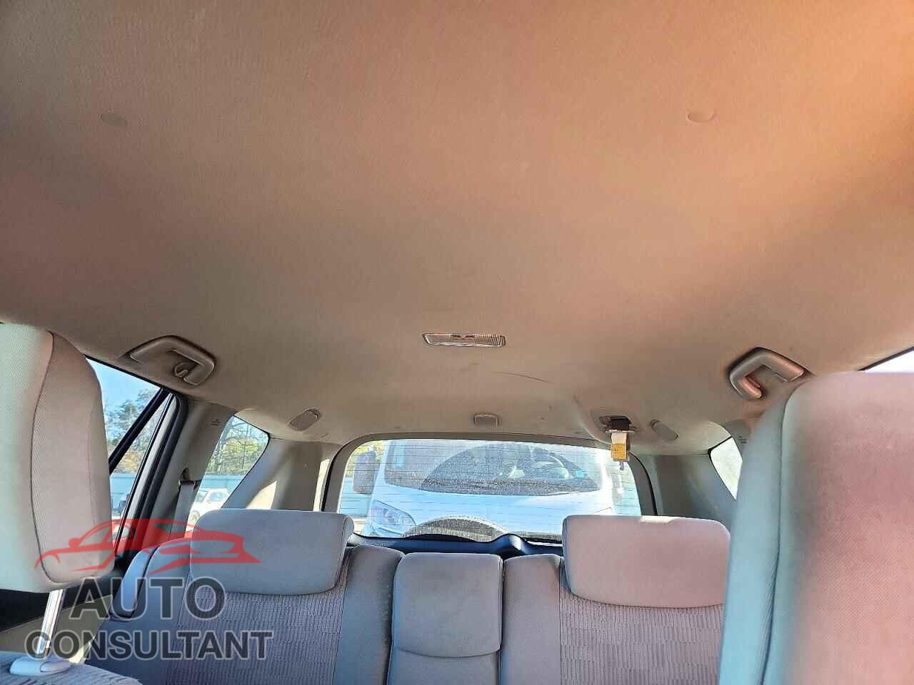 TOYOTA RAV4 2011 - JTMBF4DV2BD042086