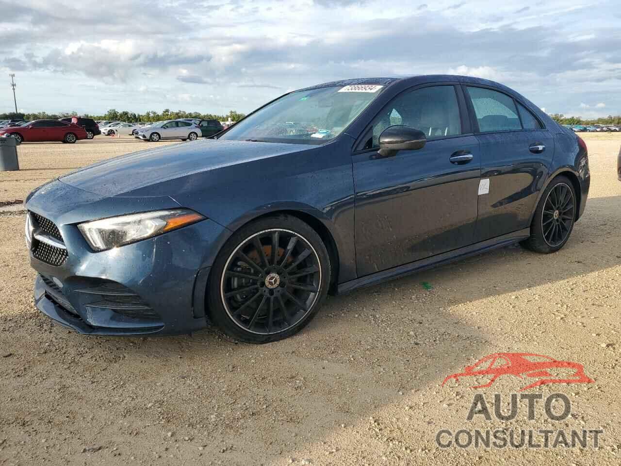 MERCEDES-BENZ A-CLASS 2020 - W1K3G4EB0LW046221
