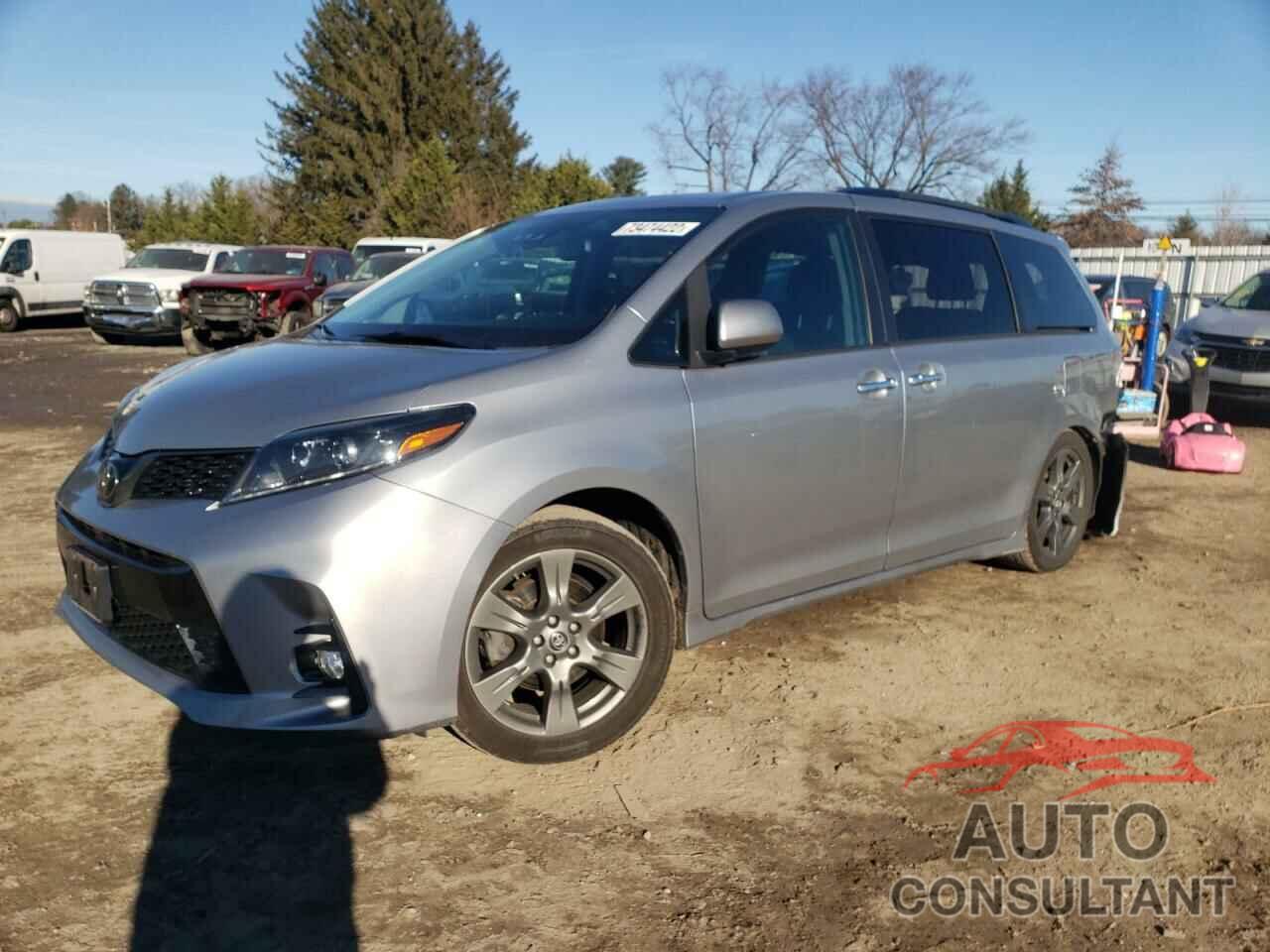 TOYOTA SIENNA 2018 - 5TDXZ3DC1JS947413