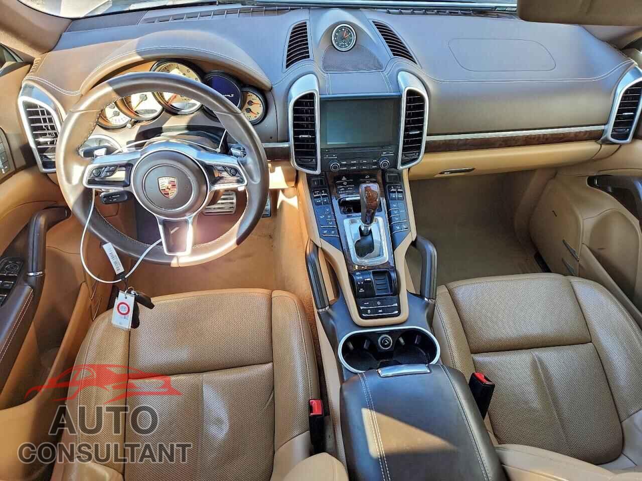 PORSCHE CAYENNE 2017 - WP1AB2A26HLA50470