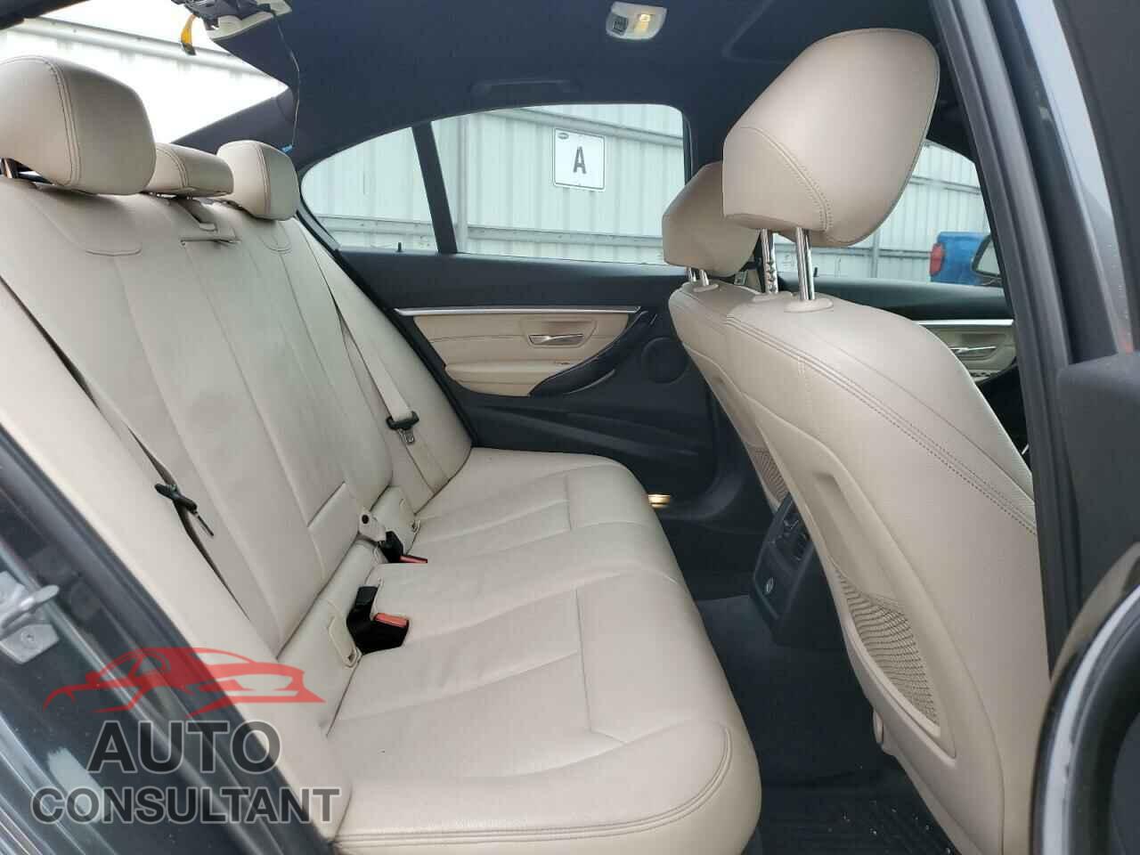 BMW 3 SERIES 2016 - WBA8E9G53GNU28018