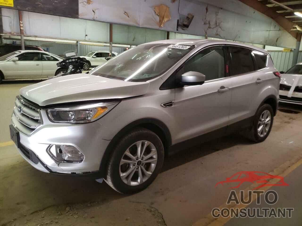 FORD ESCAPE 2017 - 1FMCU9G92HUC52150
