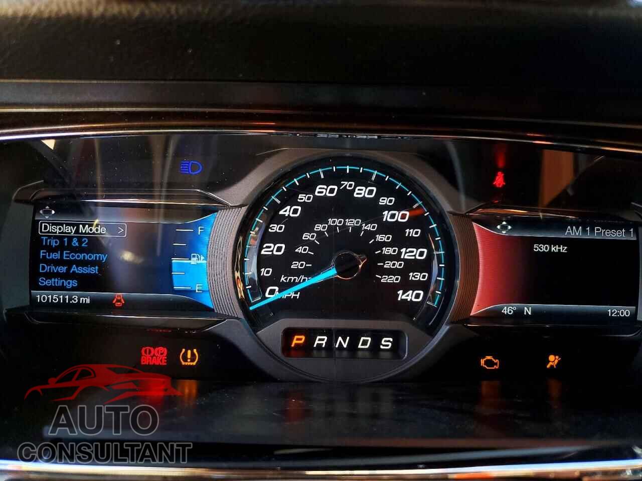 FORD TAURUS 2017 - 1FAHP2F82HG113156