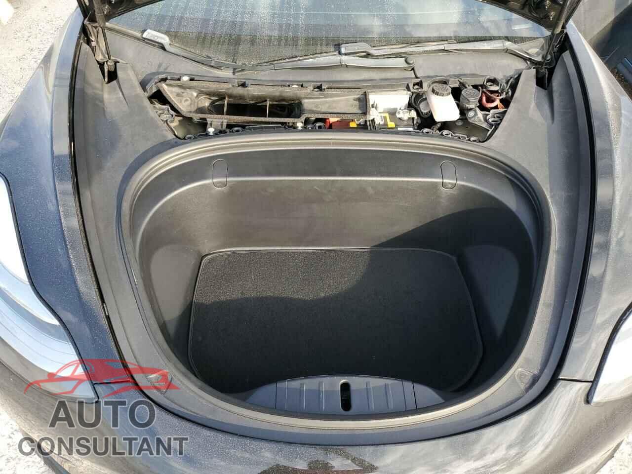 TESLA MODEL 3 2018 - 5YJ3E1EA5JF052992
