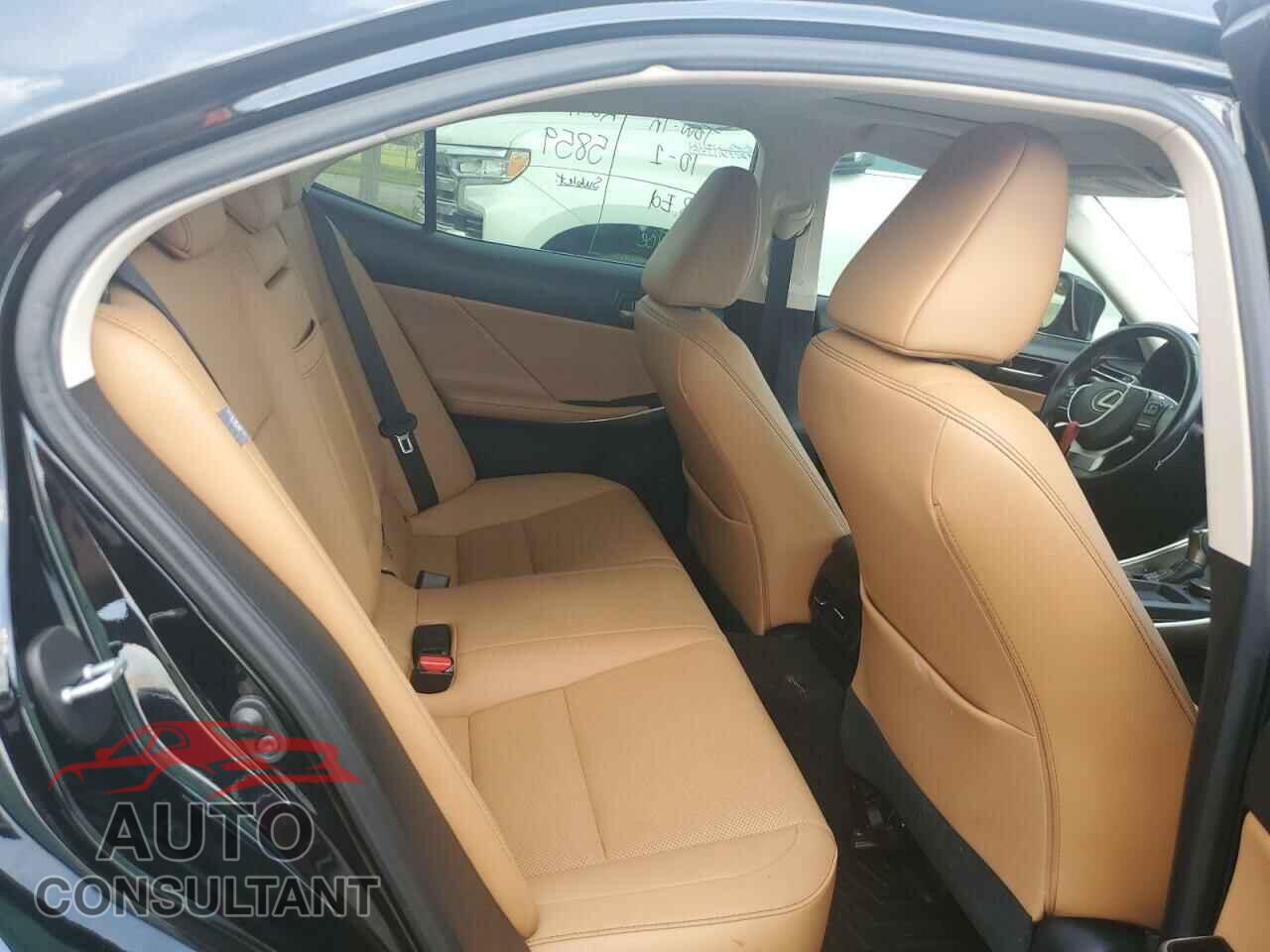 LEXUS IS 2020 - JTHAA1D29L5101837