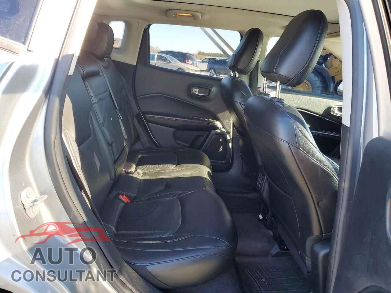 JEEP COMPASS 2018 - 3C4NJDCB4JT201492