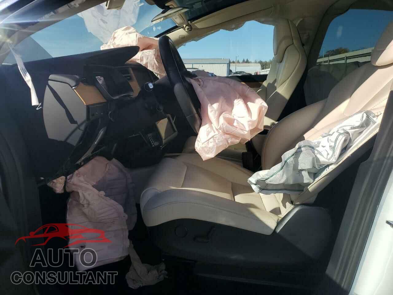 TESLA MODEL X 2018 - 5YJXCDE22JF121901