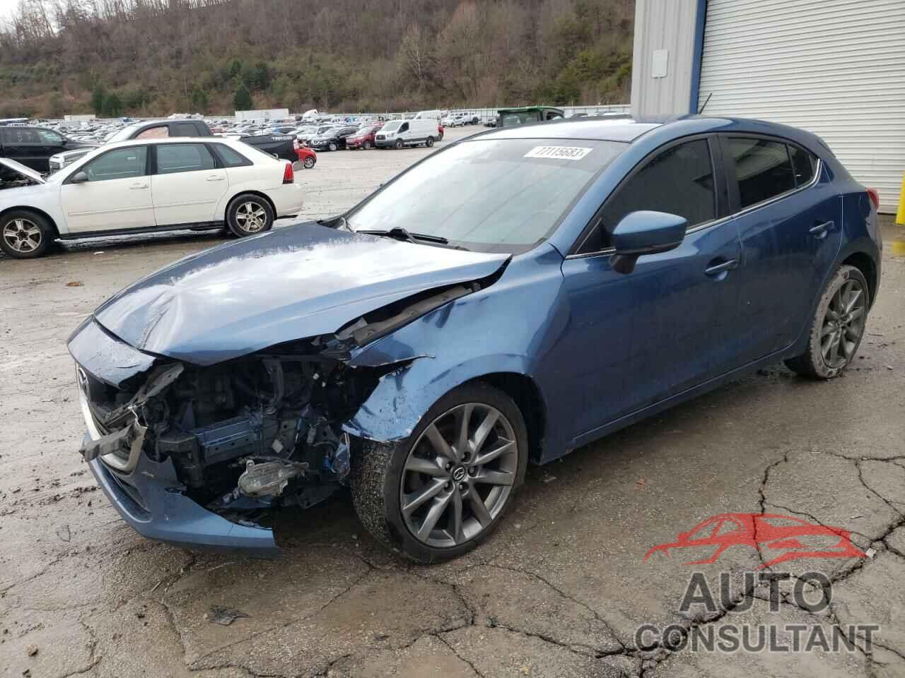 MAZDA 3 2018 - 3MZBN1L30JM166262