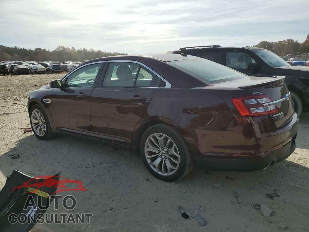 FORD TAURUS 2018 - 1FAHP2F84JG134175