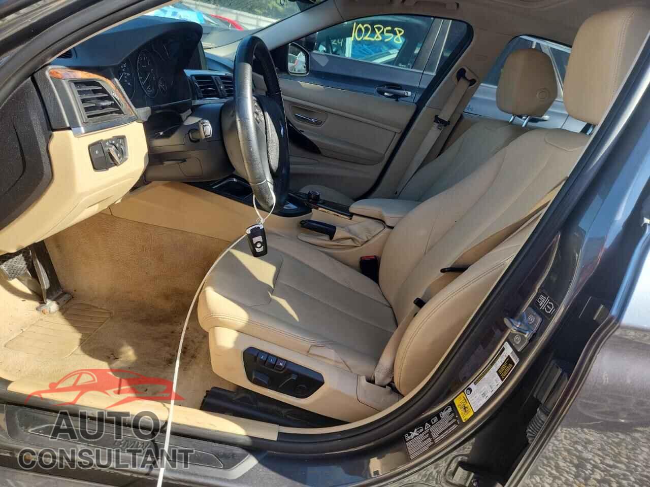 BMW 3 SERIES 2014 - WBA3C3C55EF984471