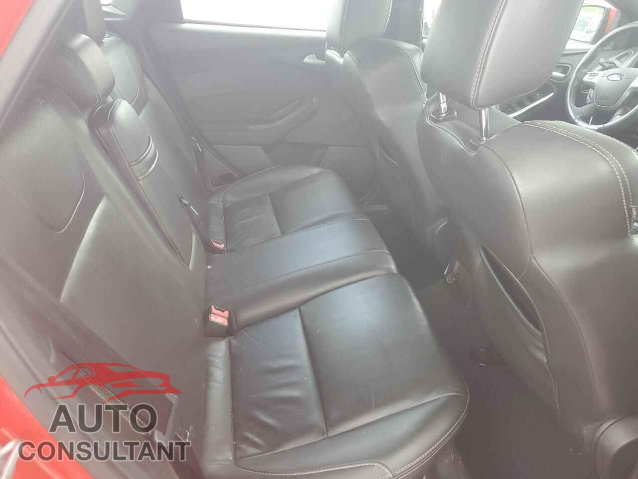FORD FOCUS 2014 - 1FADP3L96EL258561