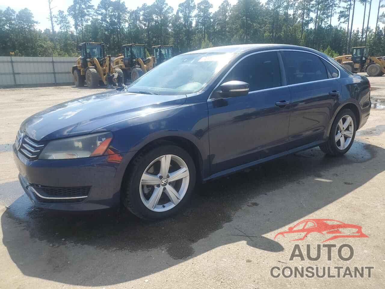 VOLKSWAGEN PASSAT 2013 - 1VWBP7A38DC049082