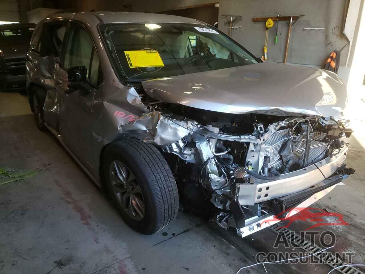 TOYOTA SIENNA 2021 - 5TDKRKEC4MS030506