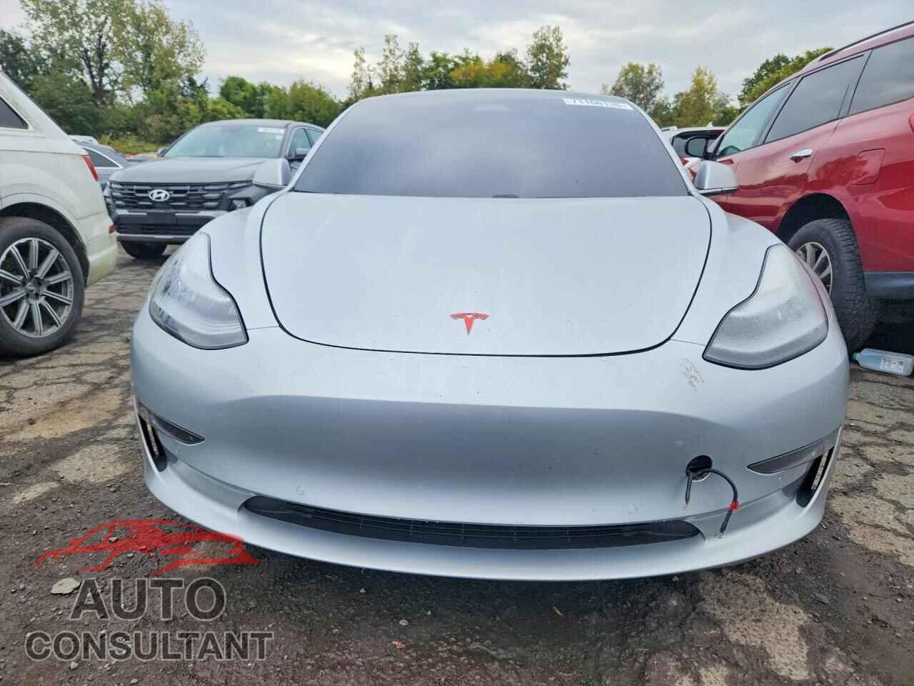 TESLA MODEL 3 2018 - 5YJ3E1EB0JF065075
