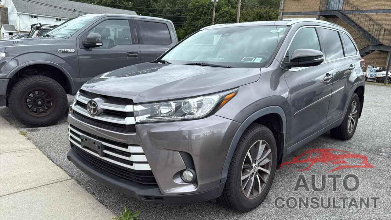 TOYOTA HIGHLANDER 2019 - 5TDJZRFH5KS916863