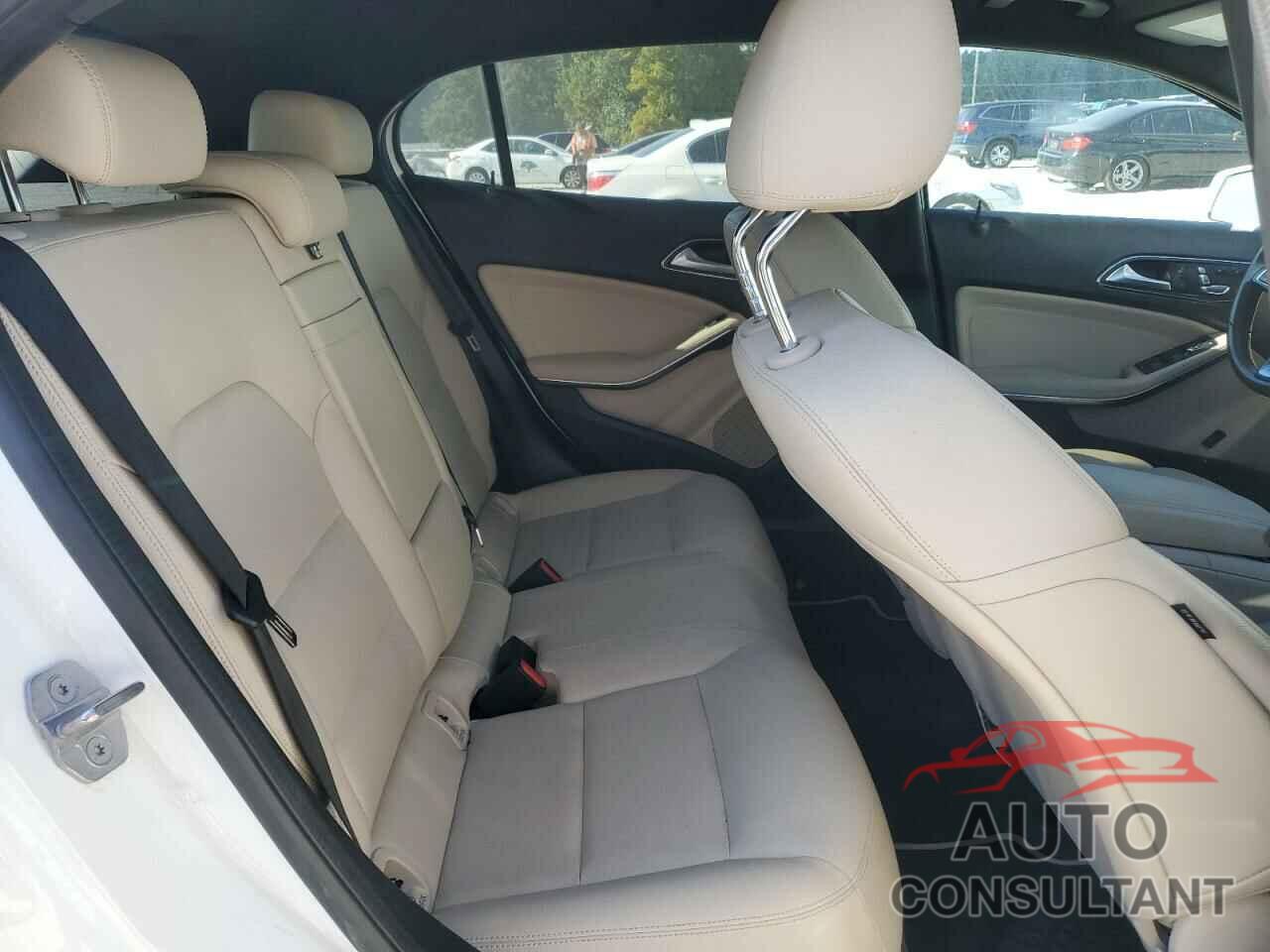 MERCEDES-BENZ GLA-CLASS 2018 - WDCTG4GB6JU000032