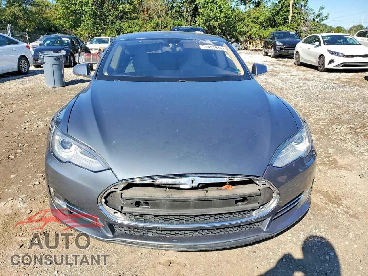 TESLA MODEL S 2013 - 5YJSA1BC2DFP11208