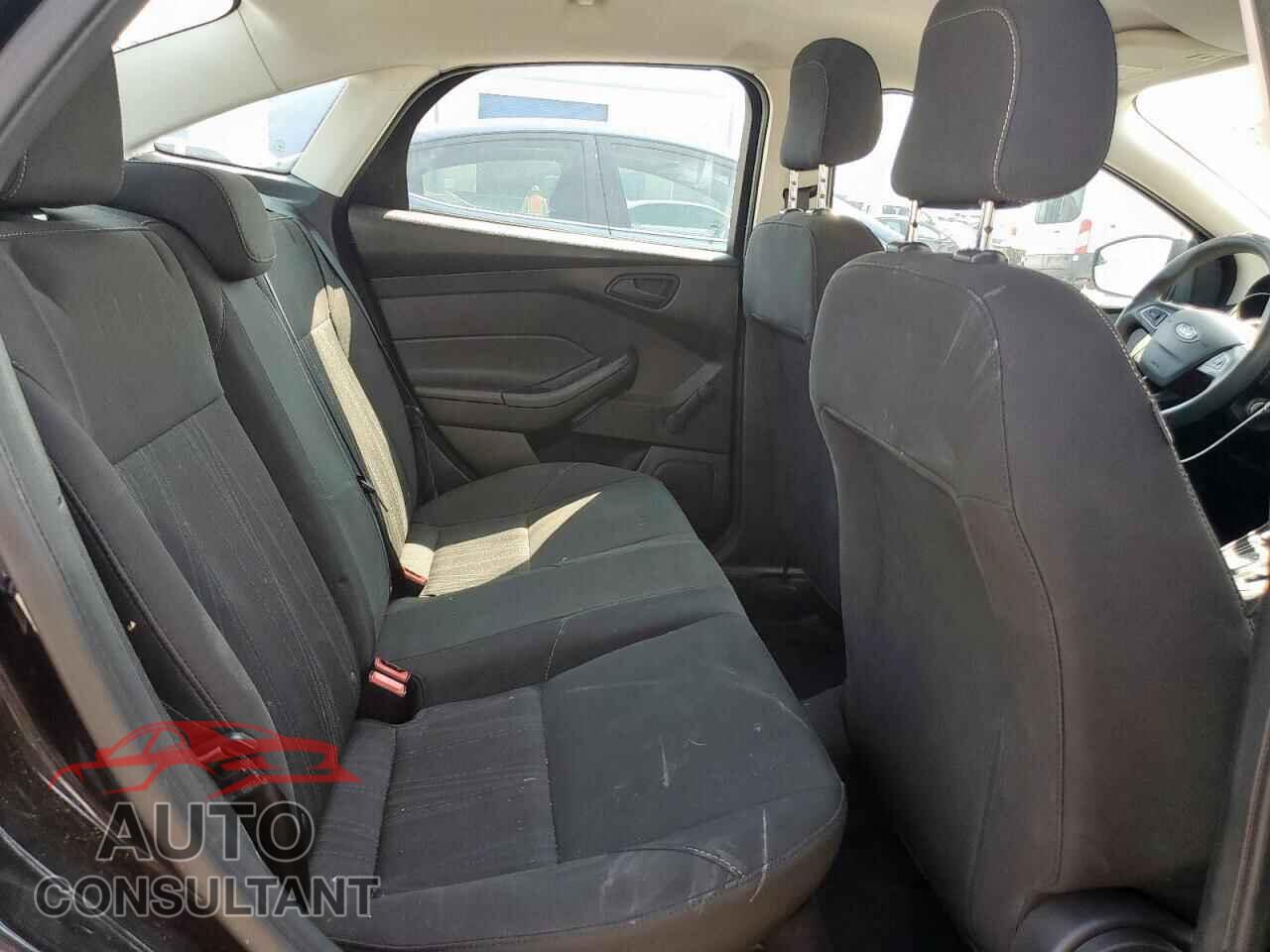 FORD FOCUS 2016 - 1FADP3E24GL404412