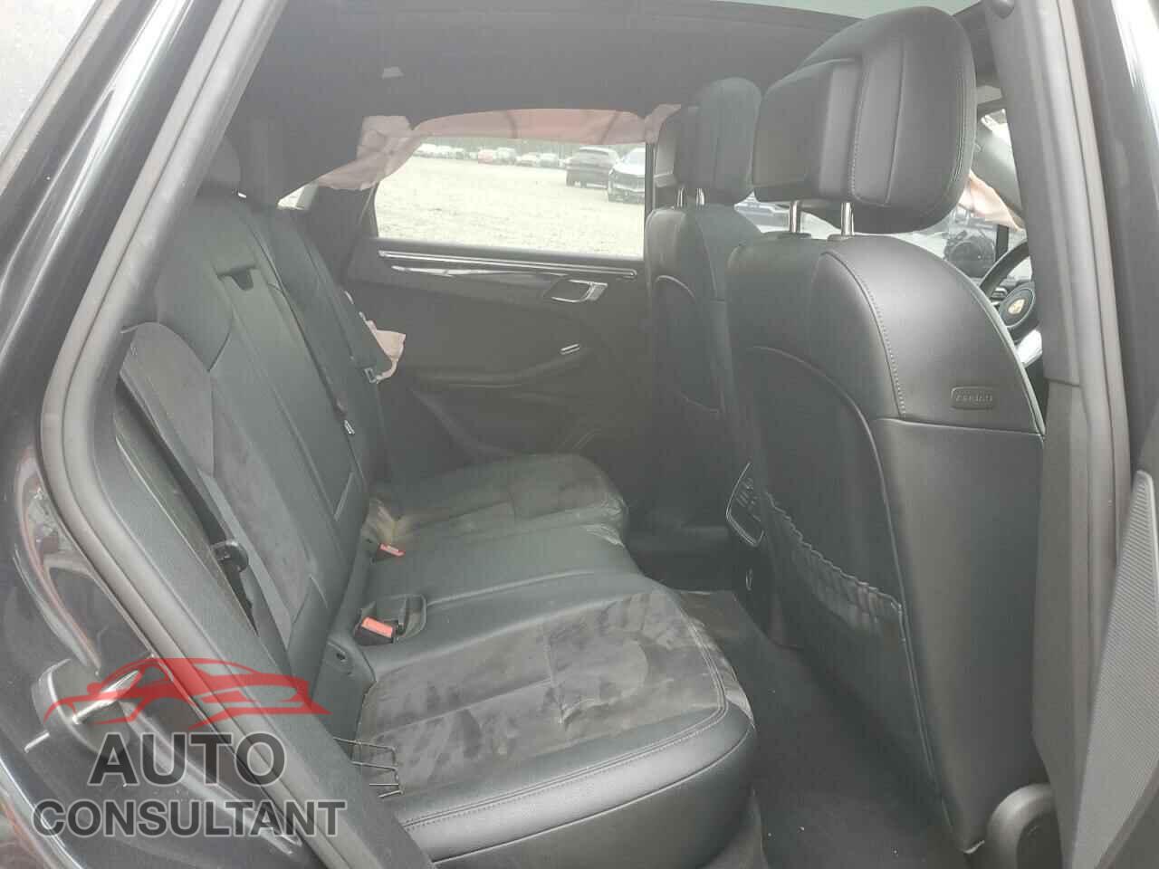 PORSCHE MACAN 2017 - WP1AA2A53HLB01615