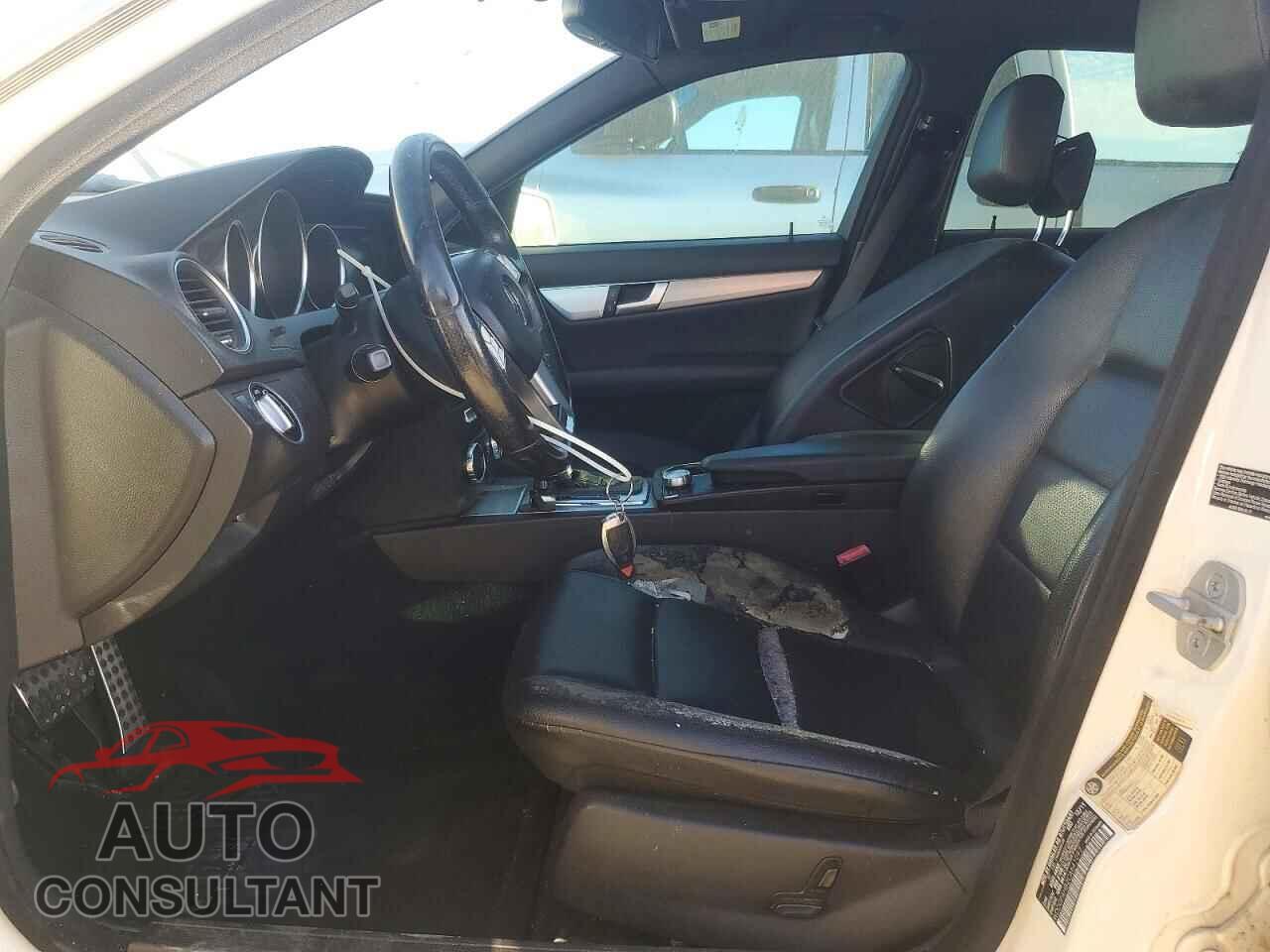 MERCEDES-BENZ C-CLASS 2012 - WDDGF4HB2CA641097
