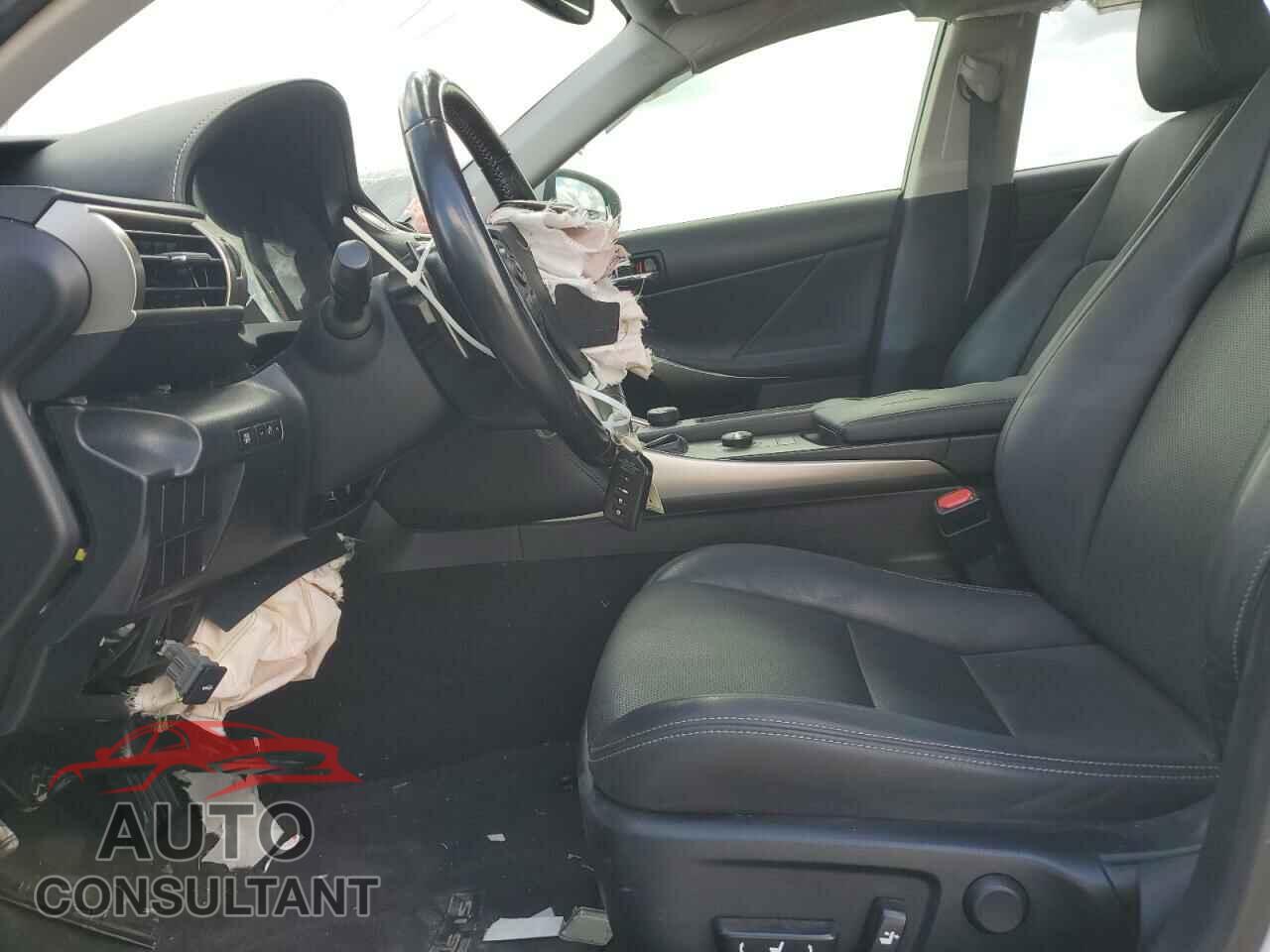 LEXUS IS 2016 - JTHBA1D22G5017532