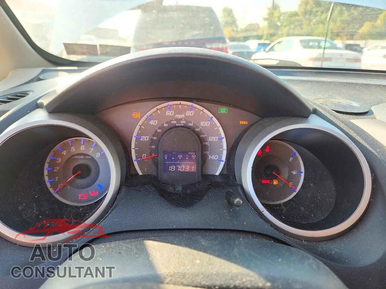 HONDA FIT 2013 - JHMGE8H35DC080413